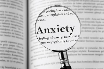 Μάθετε να ξεχωρίζετε το άγχος από την αγχώδη διαταραχή: Συμπτώματα, αντιμετώπιση & συμβουλές